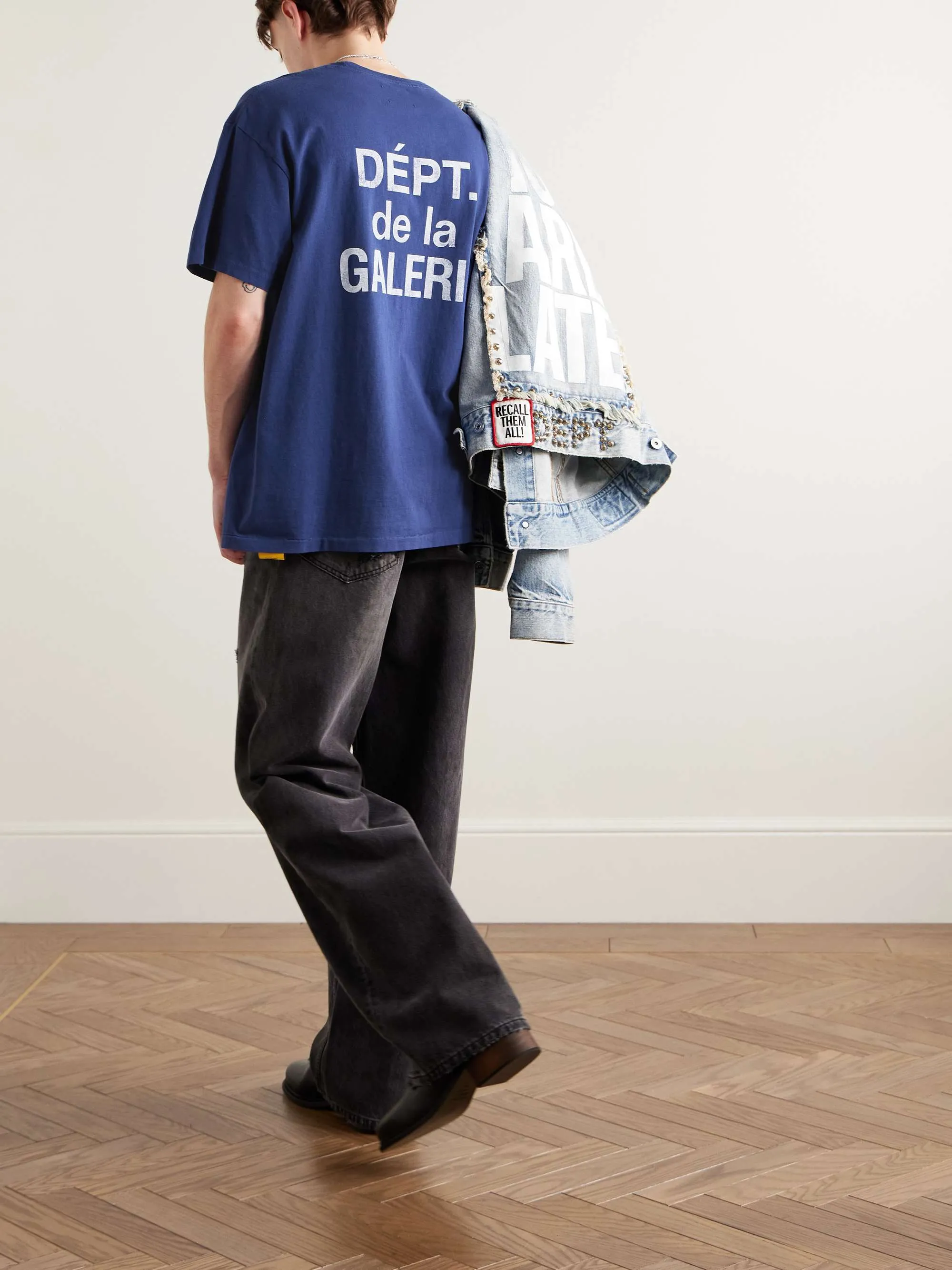 GALLERY DEPT. FRENCH TEE/NAVY New colors in stock Navy blue French LOGO short sleeves Washed blue S-XL Ready-made garments Asso special piece dyeing Rewashed water printing distressed treatment Cylindrical fabric without side seams Non-open version Original development Complete accessories/matching Details in place